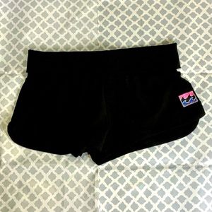 Billabong black shorts size L